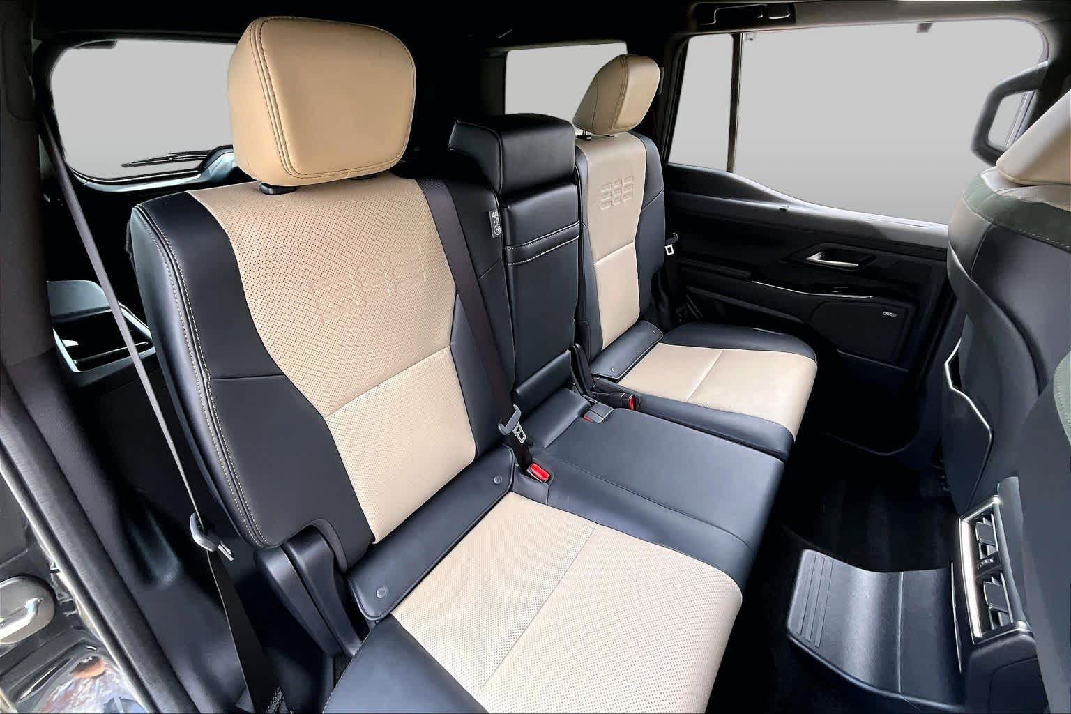 Used 2024 Lexus GX 550 AWD/4WD image 25