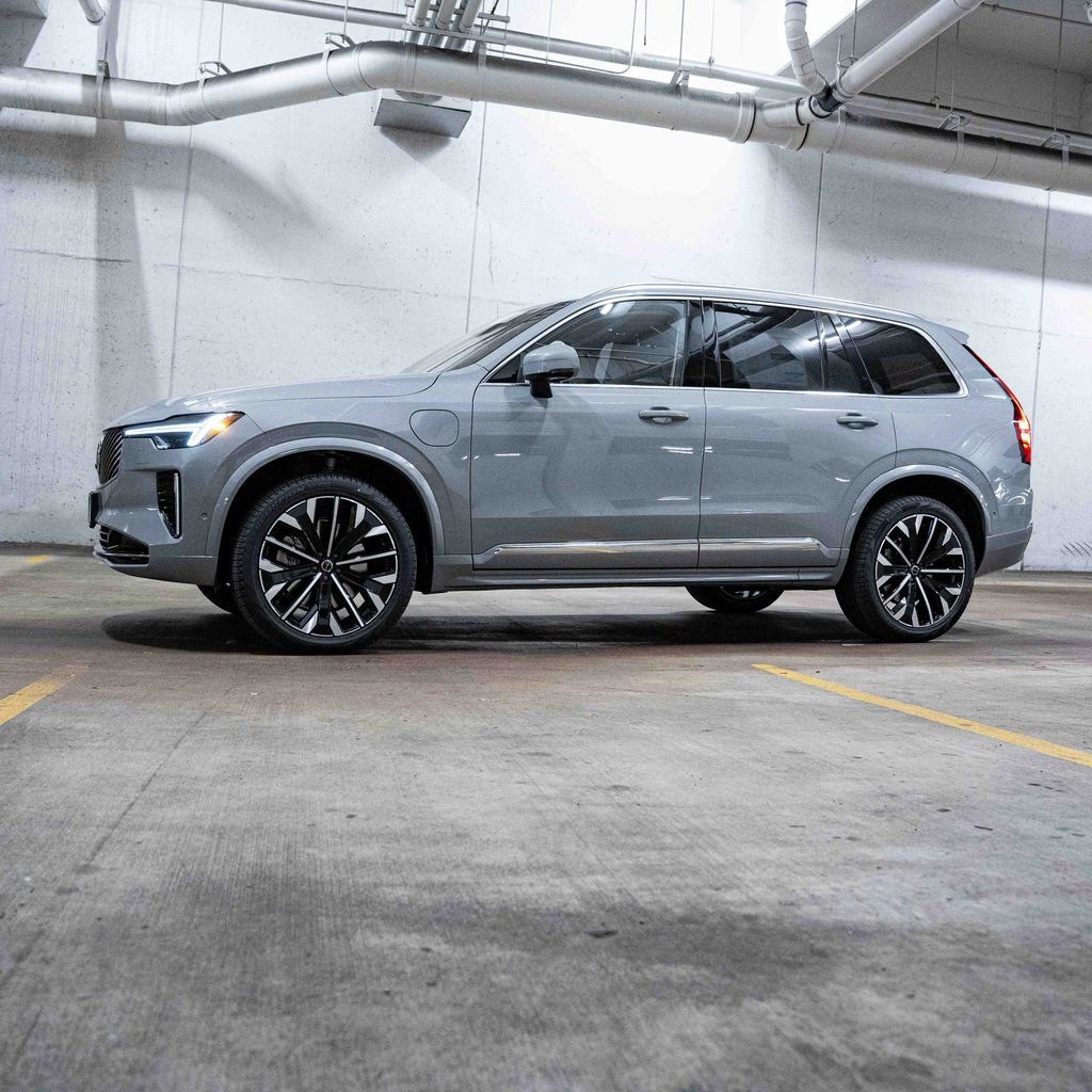 New 2026 Volvo XC90 T8 Ultra w/ Protection Package Premier image 3