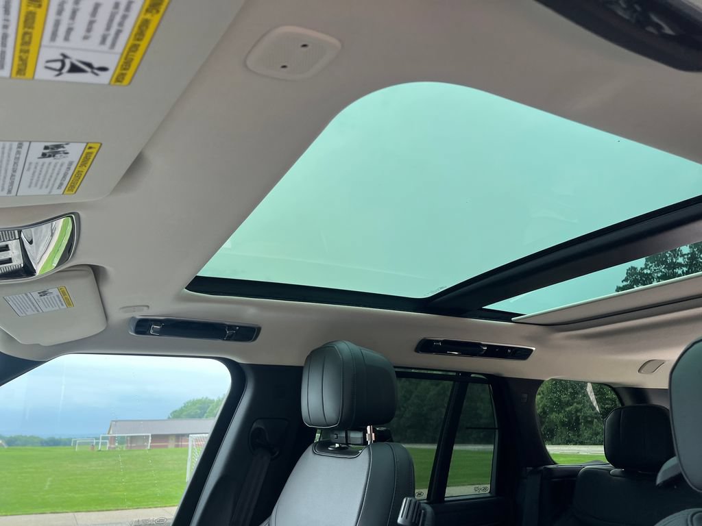 New 2026 Land Rover Range Rover SE AWD/4WD image 17