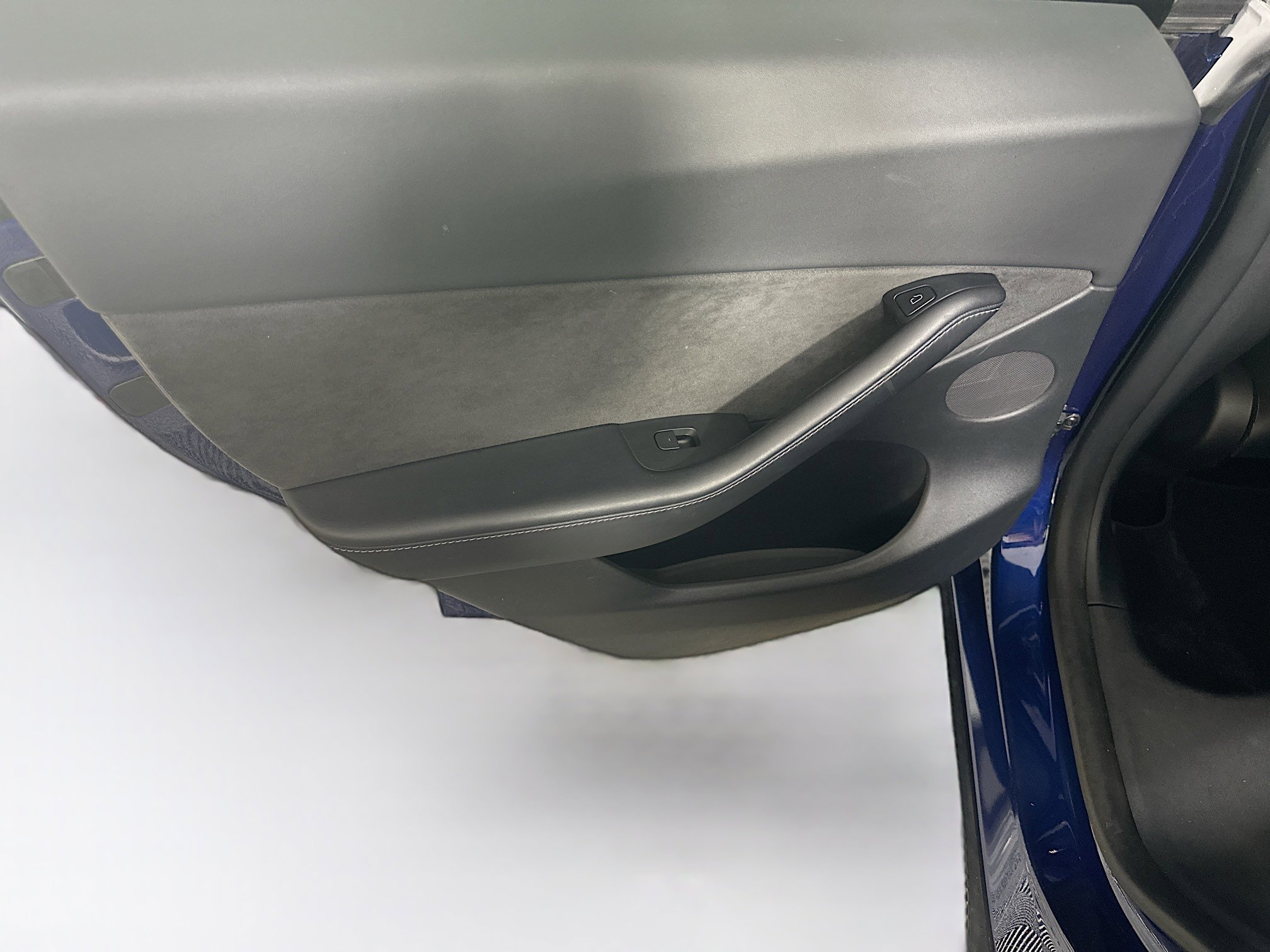 Used 2022 Tesla Model Y Long Range image 25