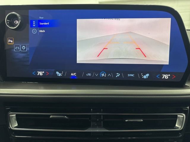 Used 2025 Chevrolet Traverse LT FWD image 17