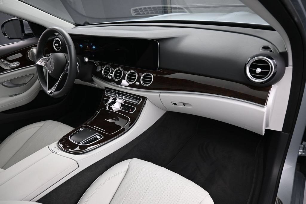 Used 2023 Mercedes-Benz E 350 4MATIC Sedan image 33