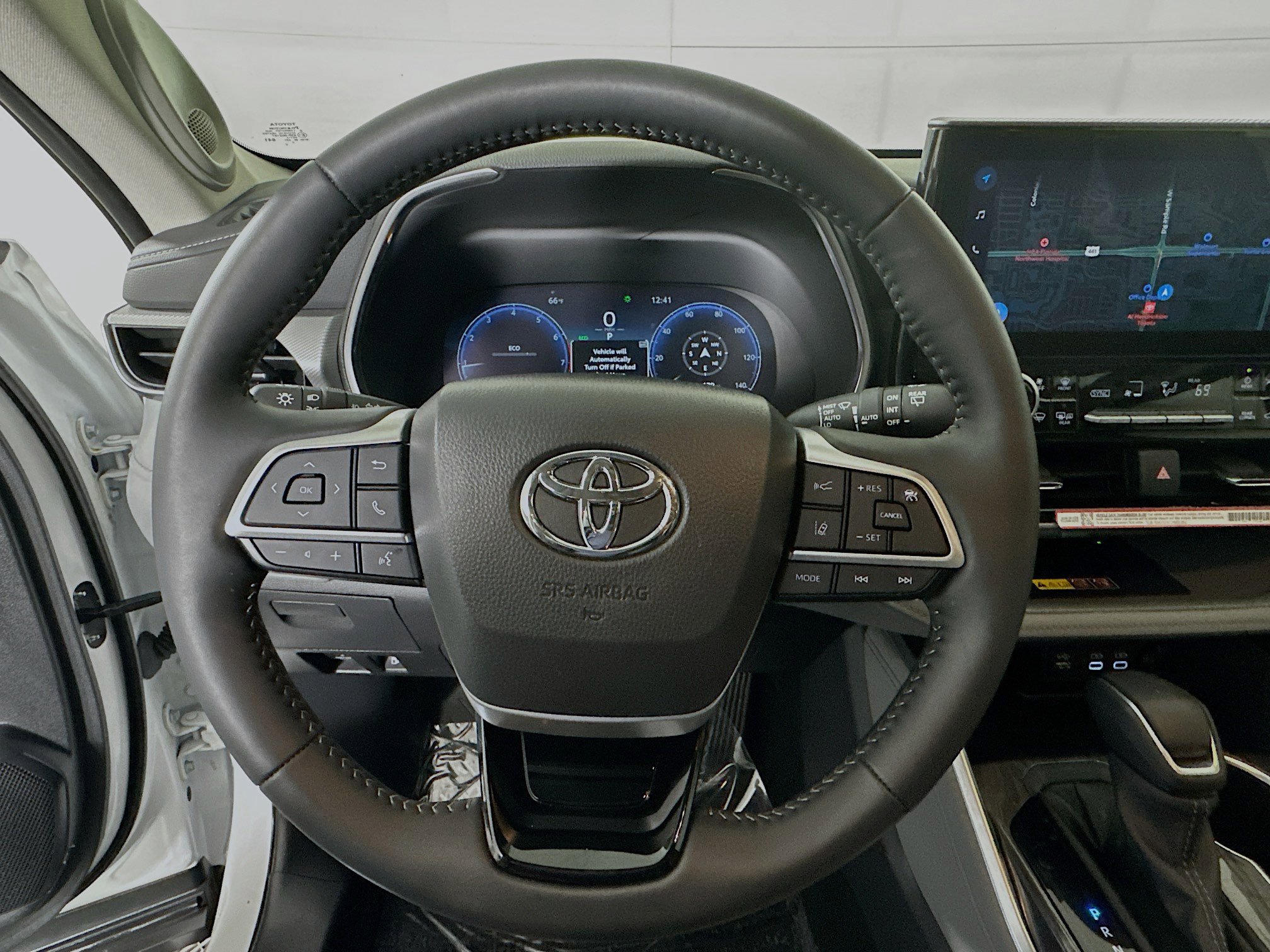 Used 2025 Toyota Highlander Platinum image 15