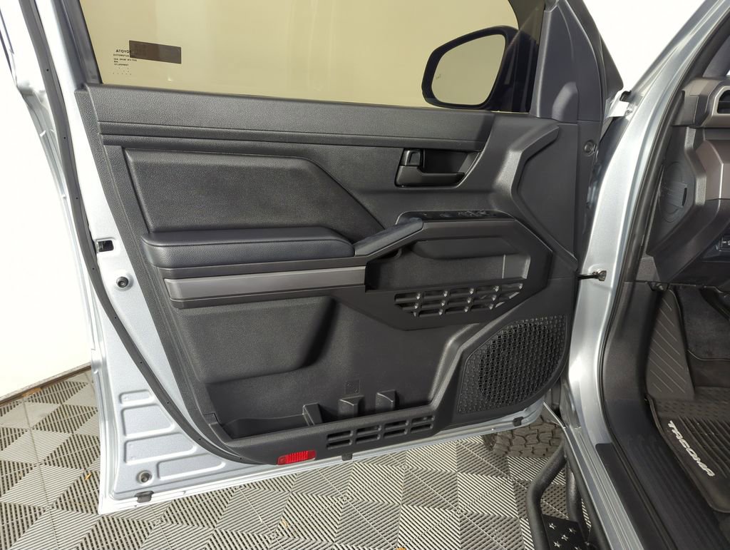 Used 2025 Toyota Tacoma SR5 image 18