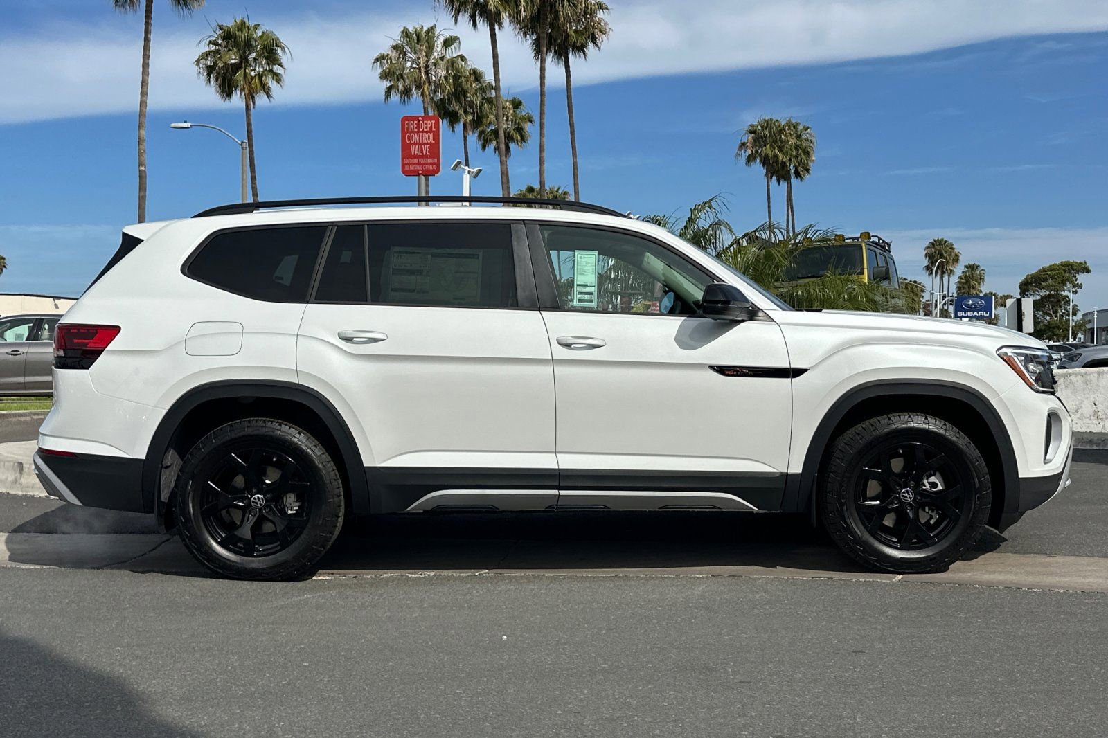 New 2026 Volkswagen Atlas Peak Edition AWD/4WD image 4