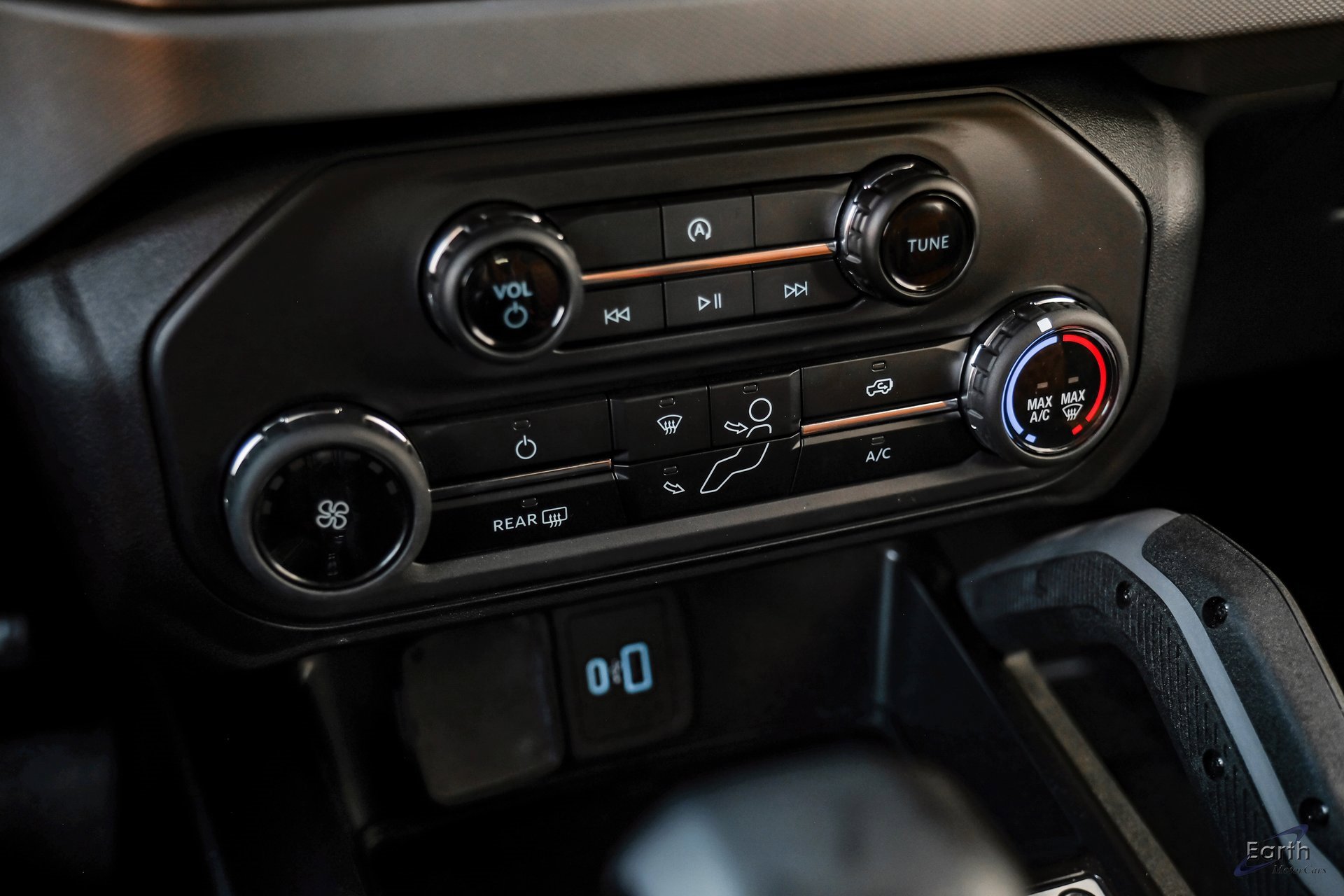 Used 2024 Ford Bronco Big Bend image 62