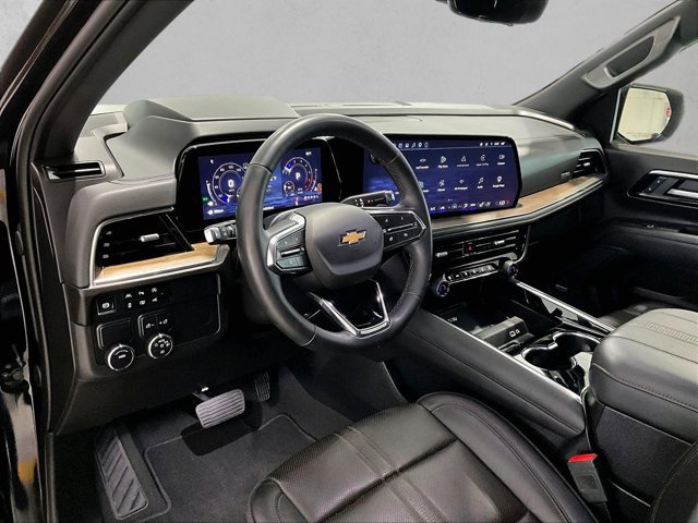 Used 2025 Chevrolet Suburban High Country RWD image 14