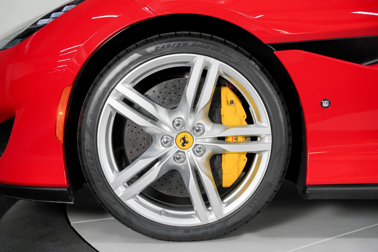 Used 2020 Ferrari Portofino image 18