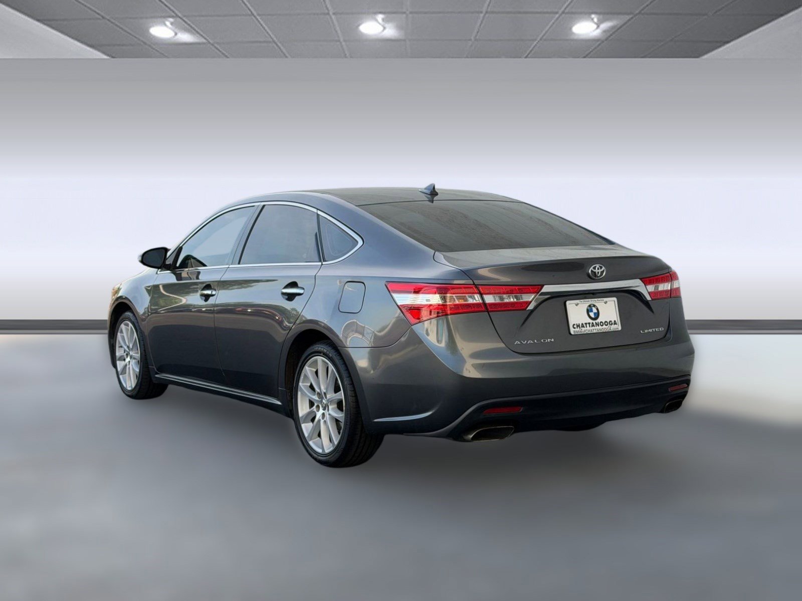 Used 2015 Toyota Avalon Limited FWD image 3
