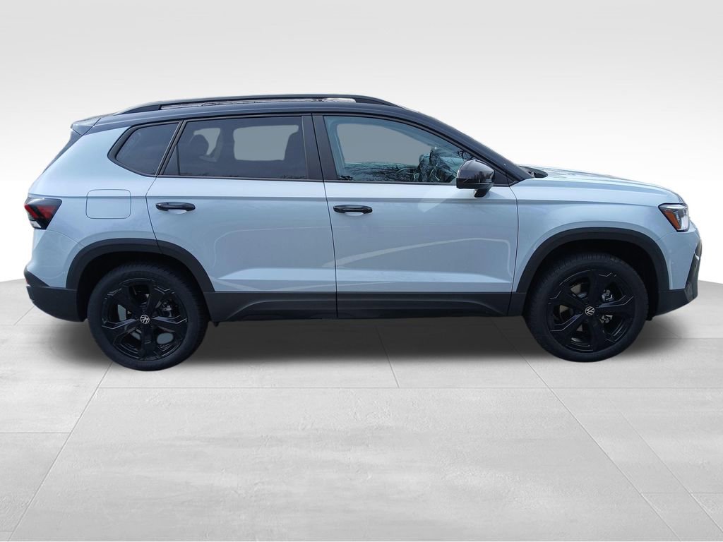 New 2026 Volkswagen Taos SE image 6