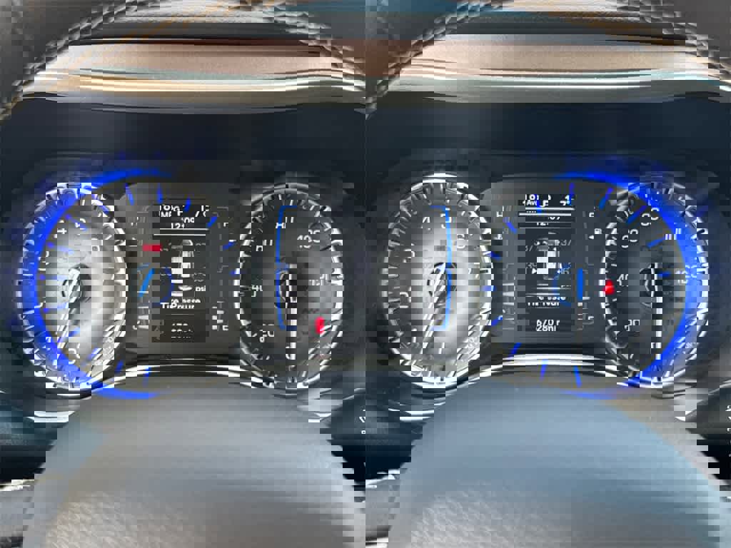 Used 2023 Chrysler Voyager LX image 25