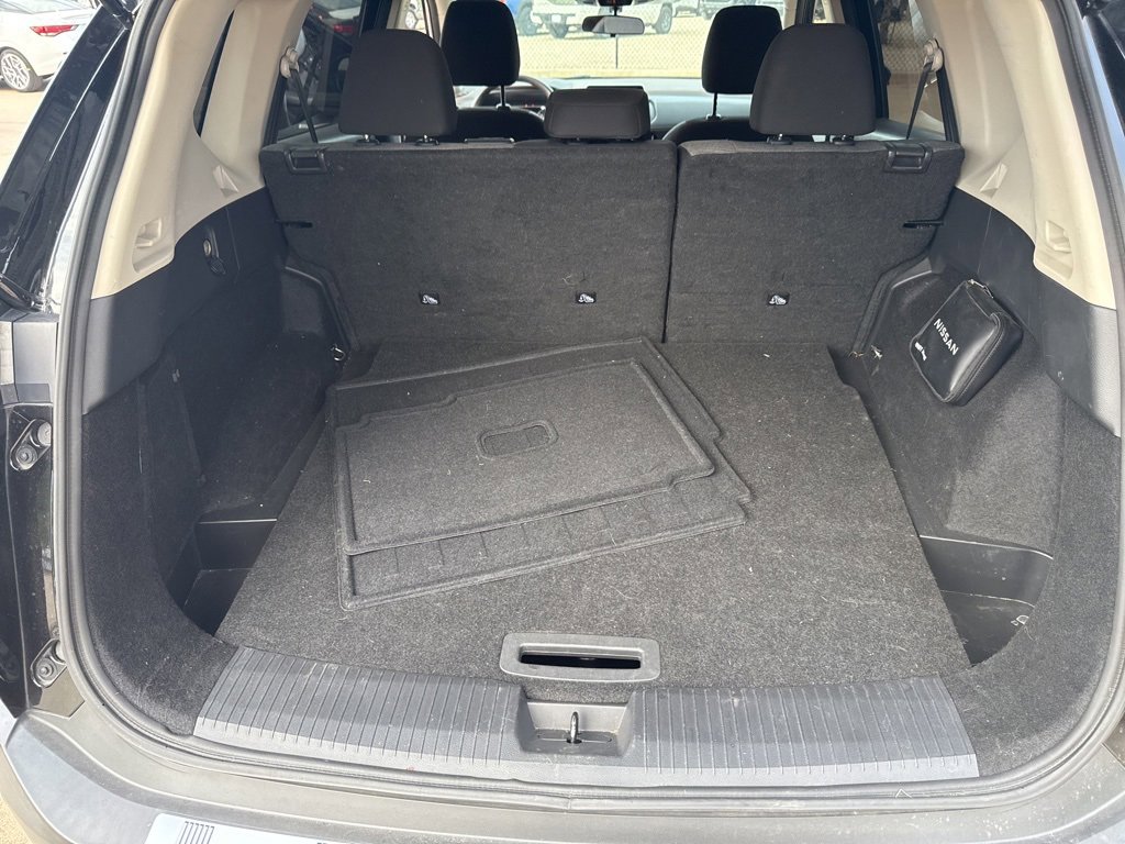 Used 2021 Nissan Rogue SV image 18