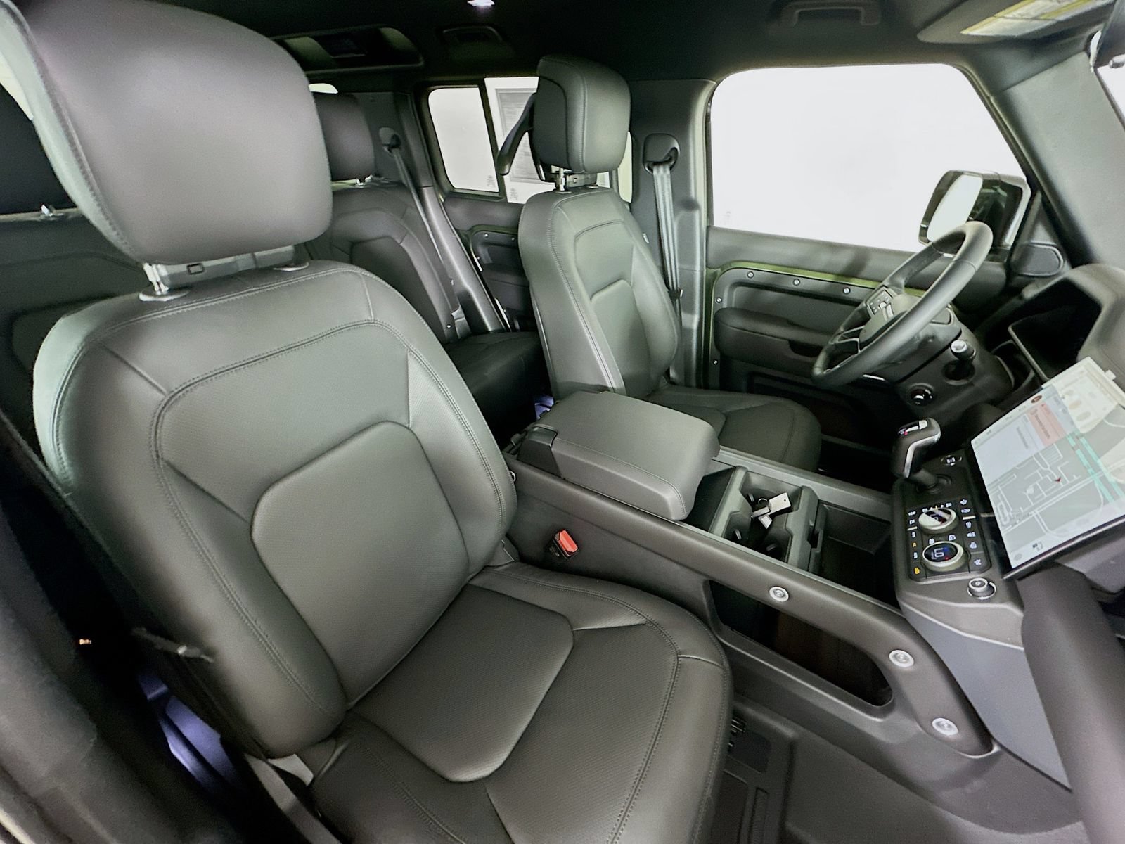 New 2026 Land Rover Defender 110 X-Dynamic SE AWD/4WD image 45
