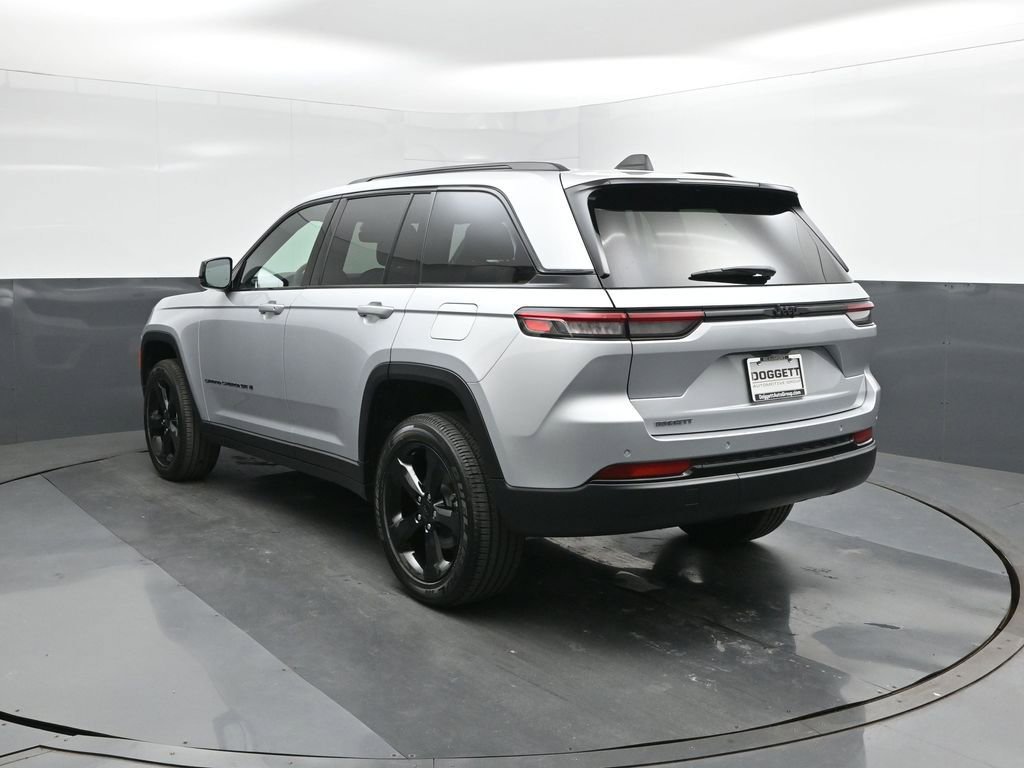 New 2025 Jeep Grand Cherokee Altitude RWD image 5