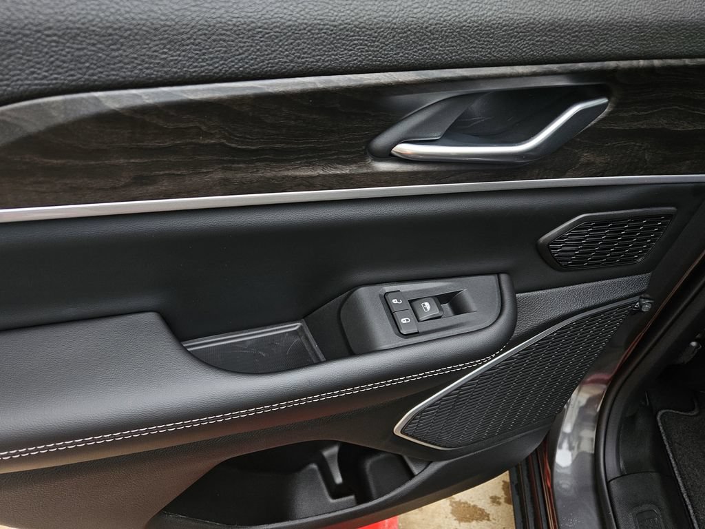 New 2026 Jeep Grand Cherokee Limited w/ Limited Altitude Package RWD image 13