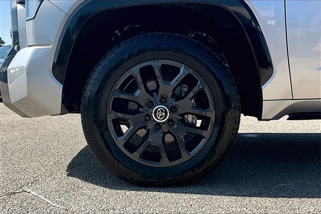 Used 2024 Toyota Tundra Platinum image 33