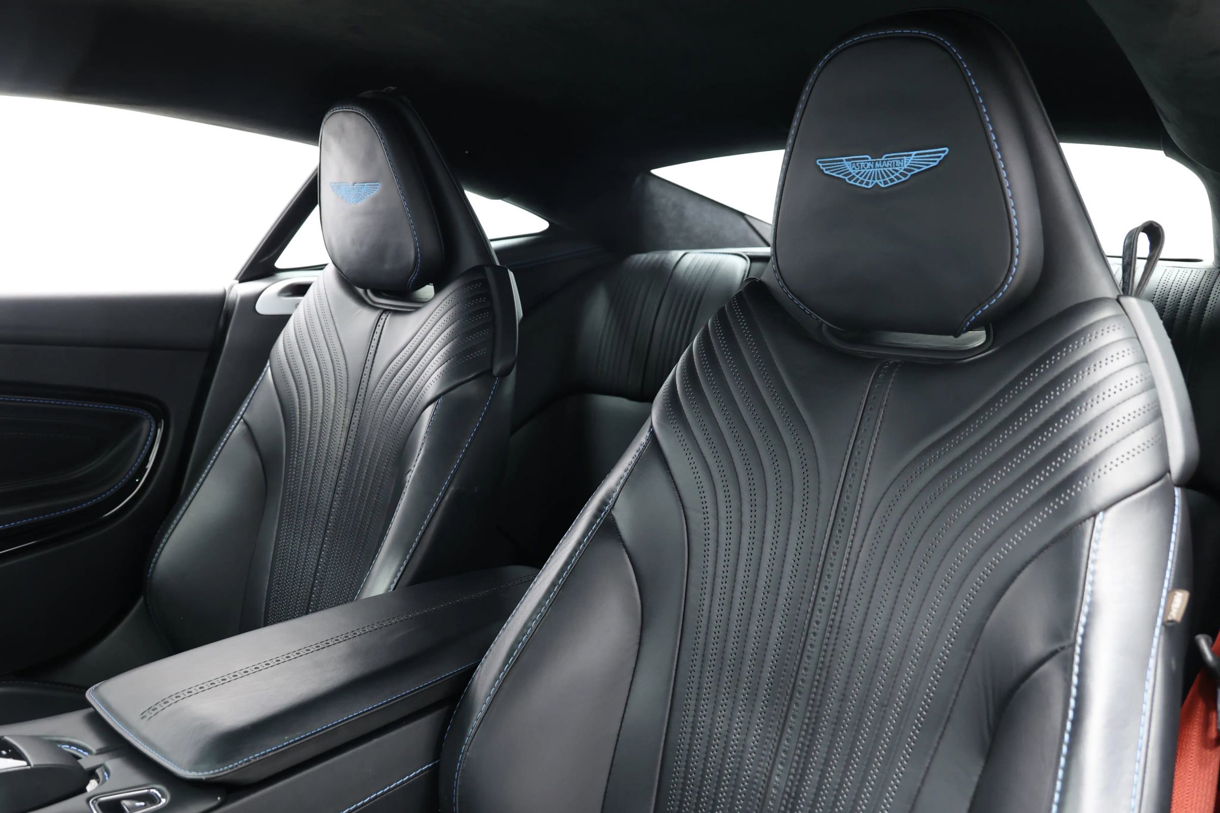 Used 2018 Aston Martin DB11 V12 image 19