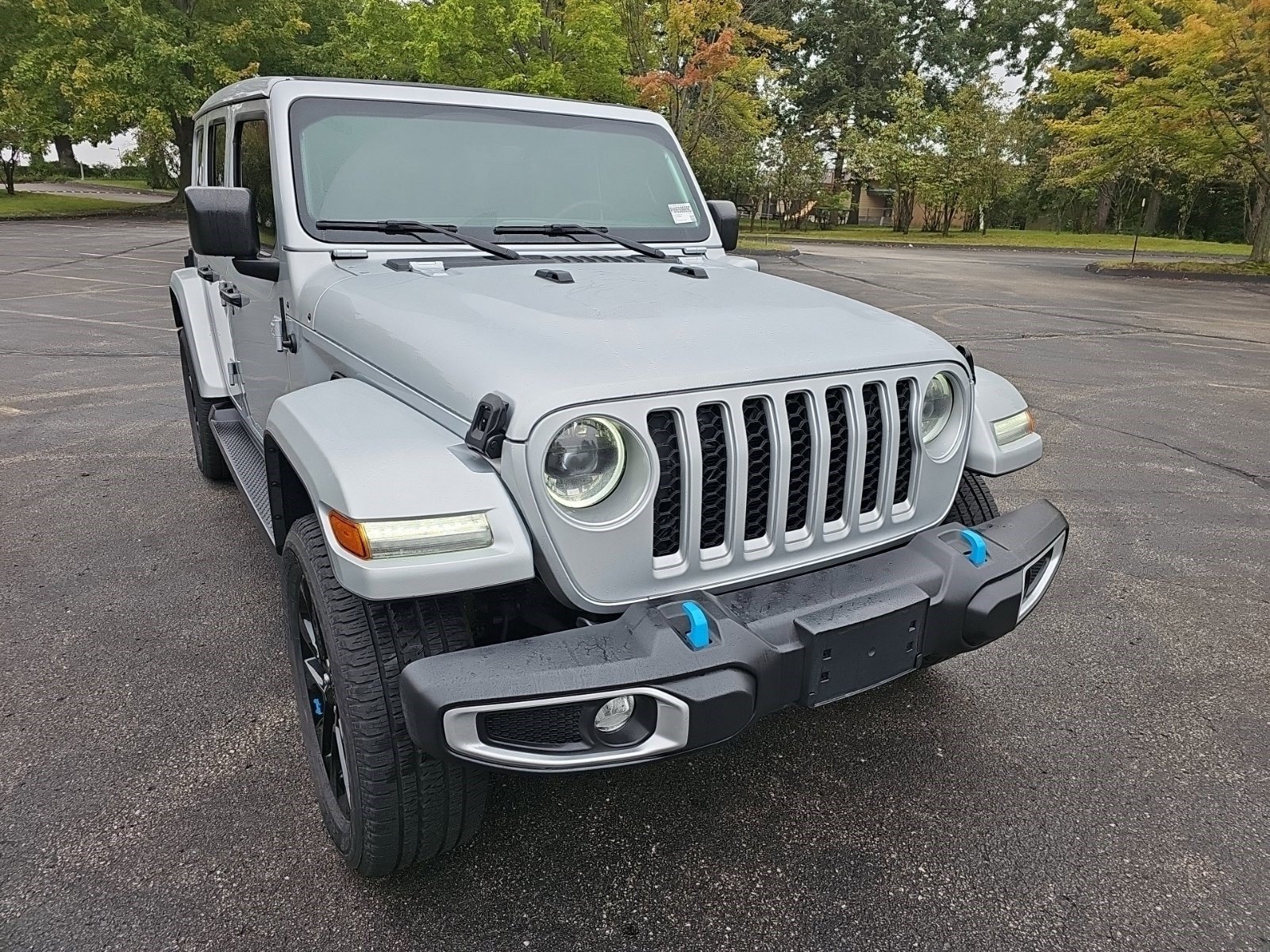 Used 2023 Jeep Wrangler Unlimited Sahara w/ Cold Weather Group AWD/4WD image 8