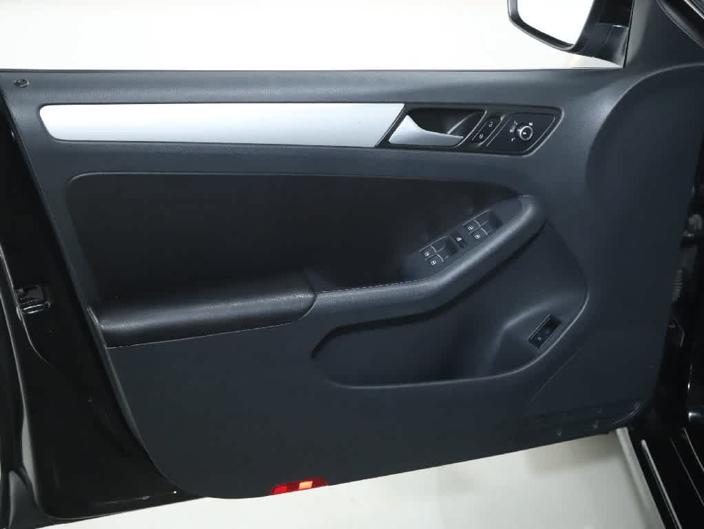 Used 2014 Volkswagen Jetta SE FWD image 15