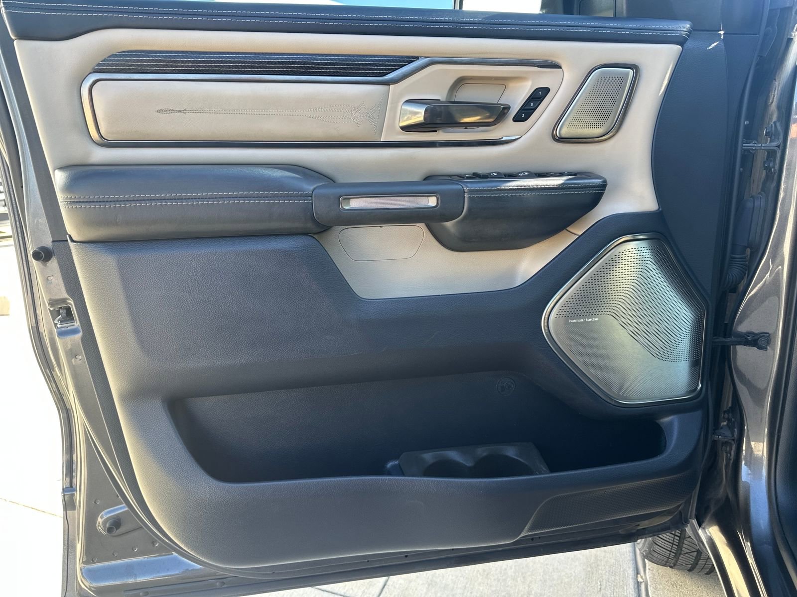 Used 2020 RAM 1500 Limited image 10