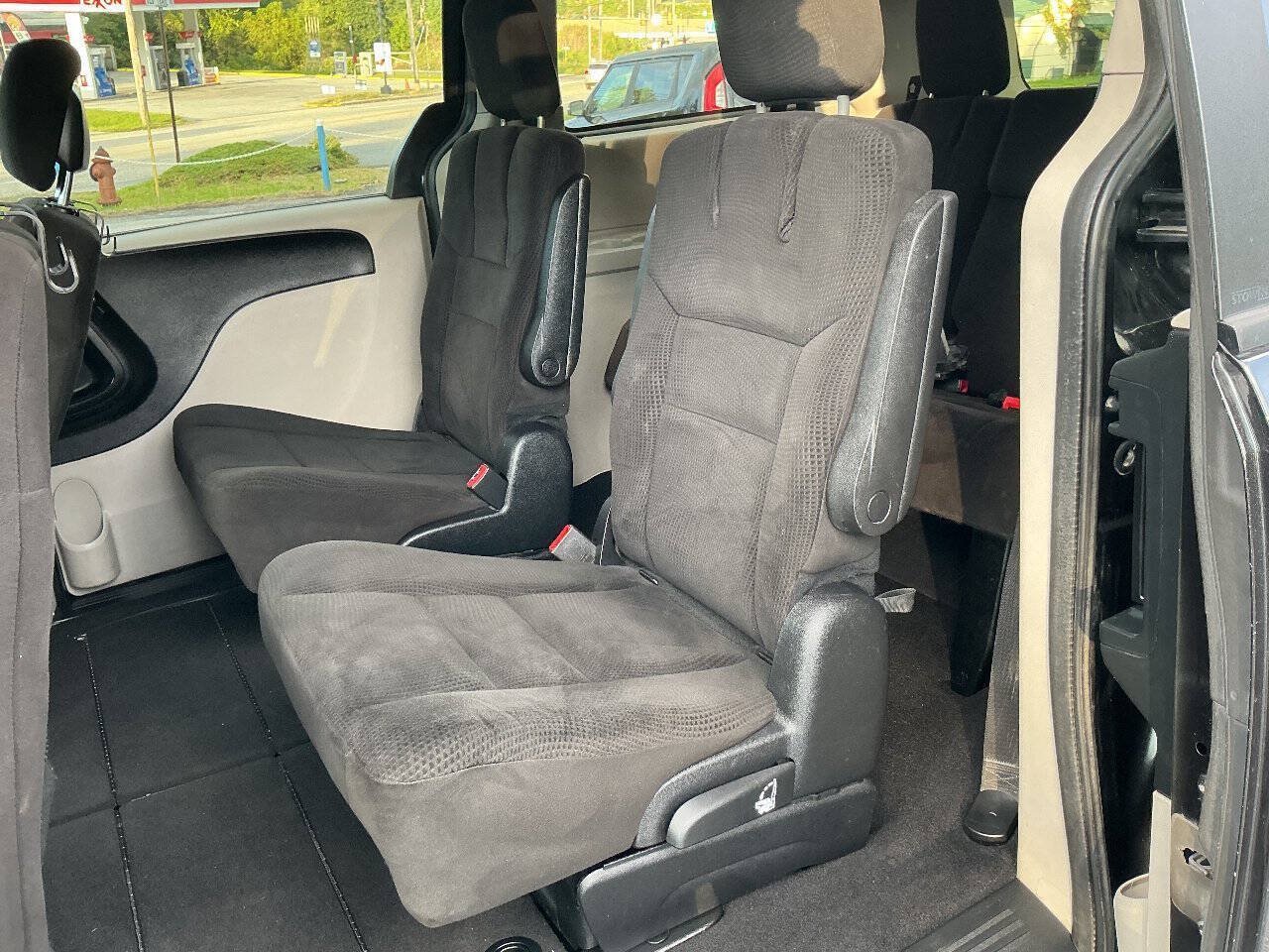 Used 2012 Dodge Grand Caravan SE FWD image 14