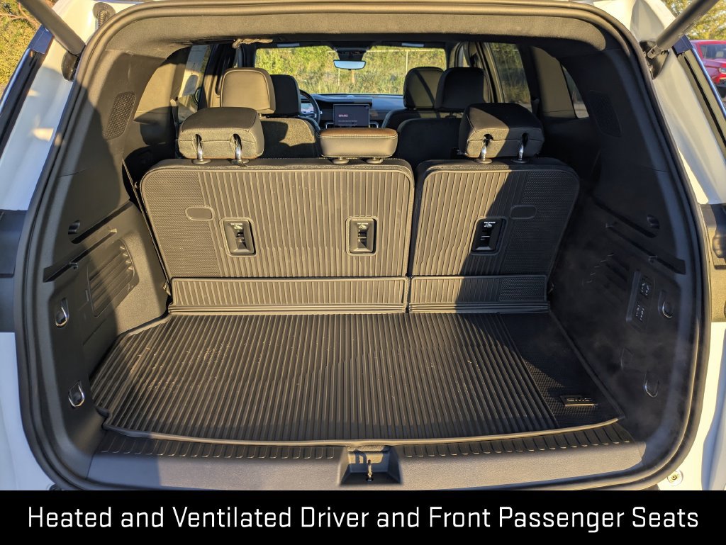 New 2027 GMC Acadia Denali Ultimate w/ LPO, Floor Liner Package FWD image 30