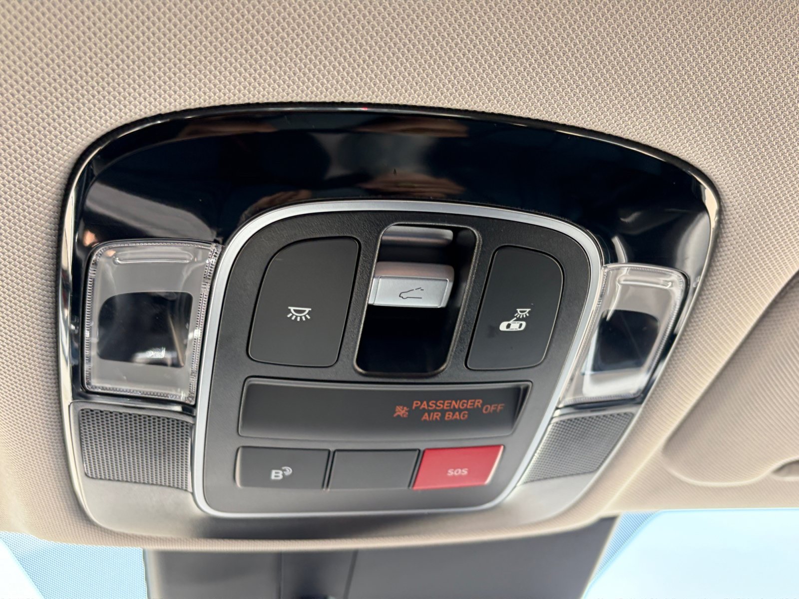 Used 2025 Hyundai Sonata Limited FWD image 16