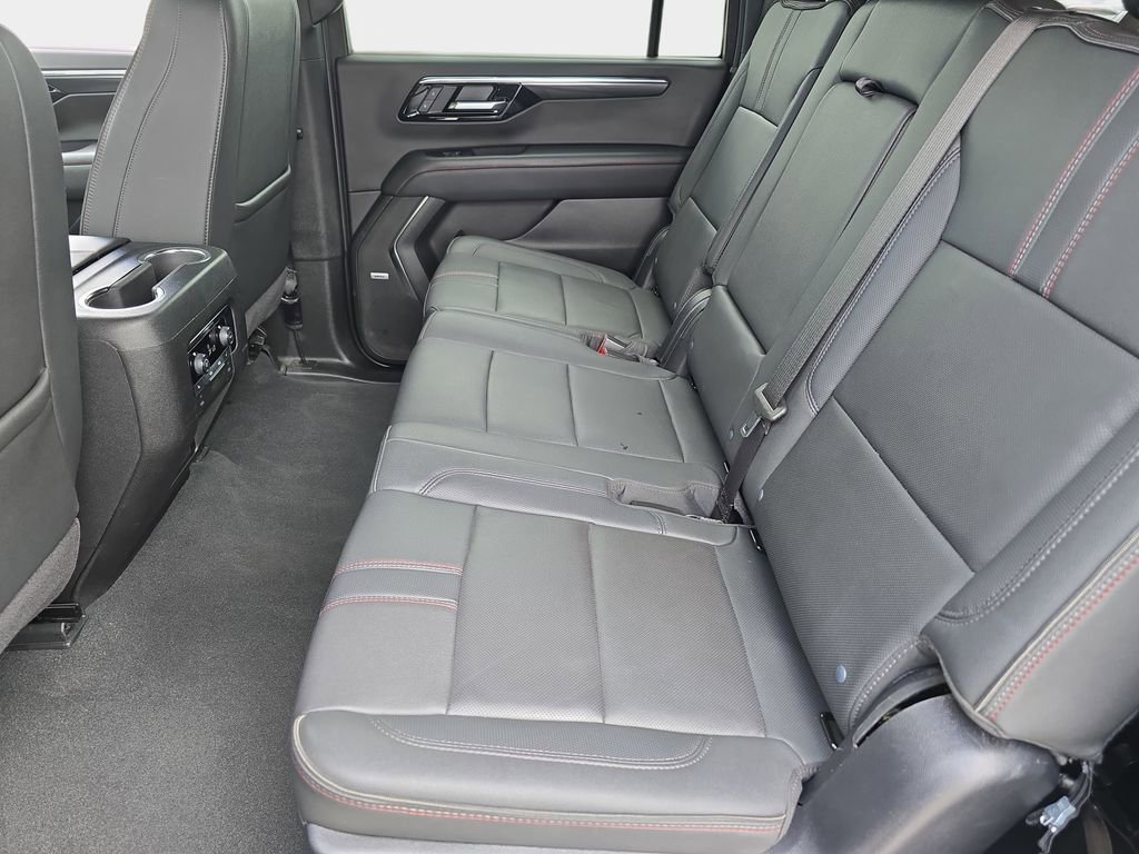 Used 2025 Chevrolet Suburban RST w/ Comfort Package AWD/4WD image 19