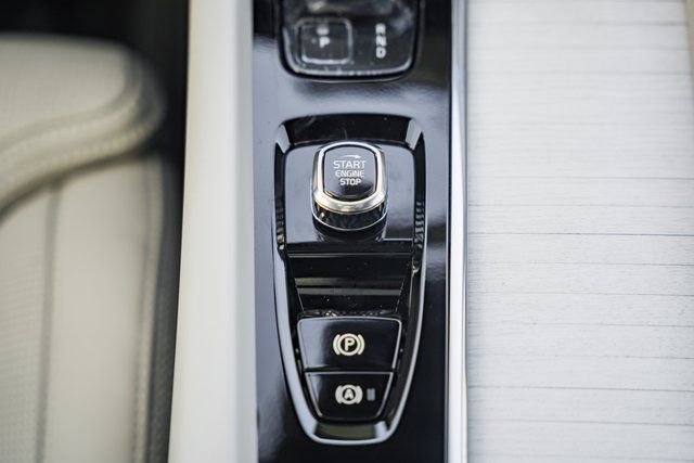 New 2026 Volvo XC60 B5 Ultra w/ Protection Package Premier image 26