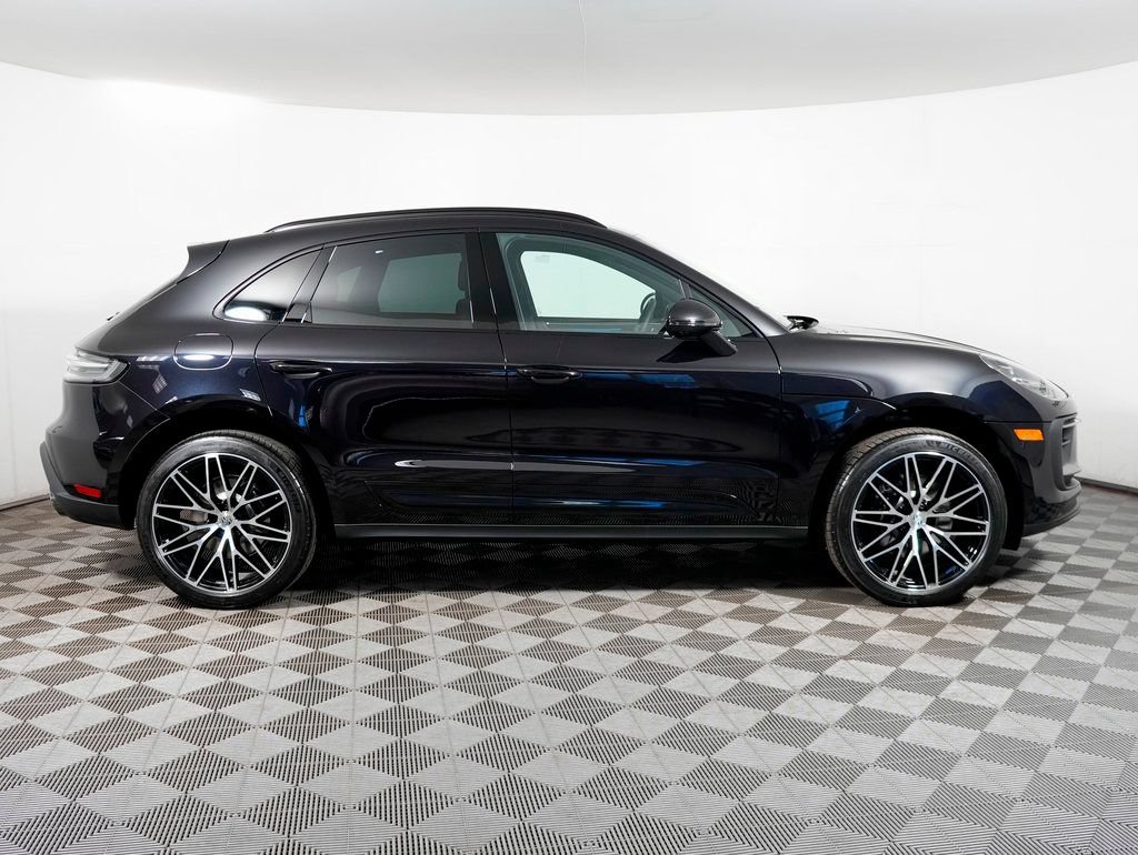 Certified 2026 Porsche Macan AWD/4WD image 8