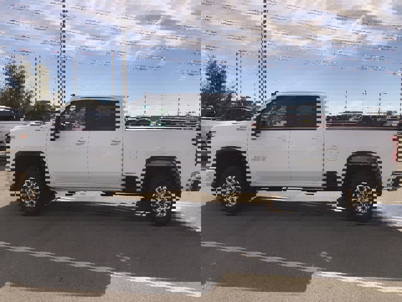 Used 2024 Chevrolet Silverado 2500 LT w/ Convenience Package image 3