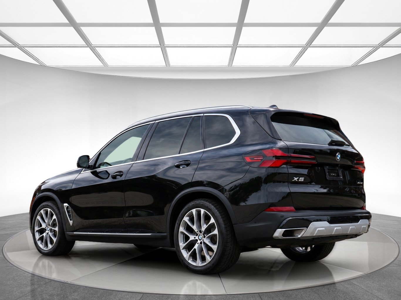 Used 2024 BMW X5 xDrive40i w/ Premium Package AWD/4WD image 8