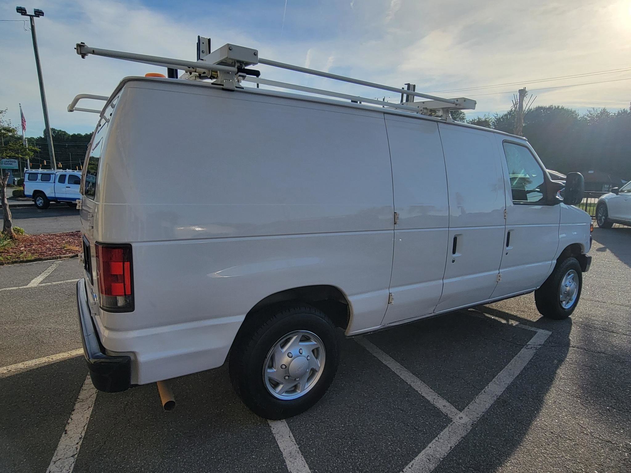 Used 2014 Ford E-150 and Econoline 150 RWD image 11