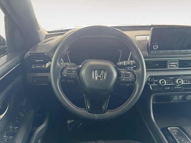 Used 2025 Honda Pilot Sport image 12
