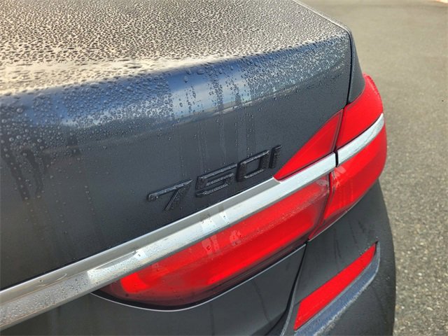 Used 2018 BMW 750i image 6