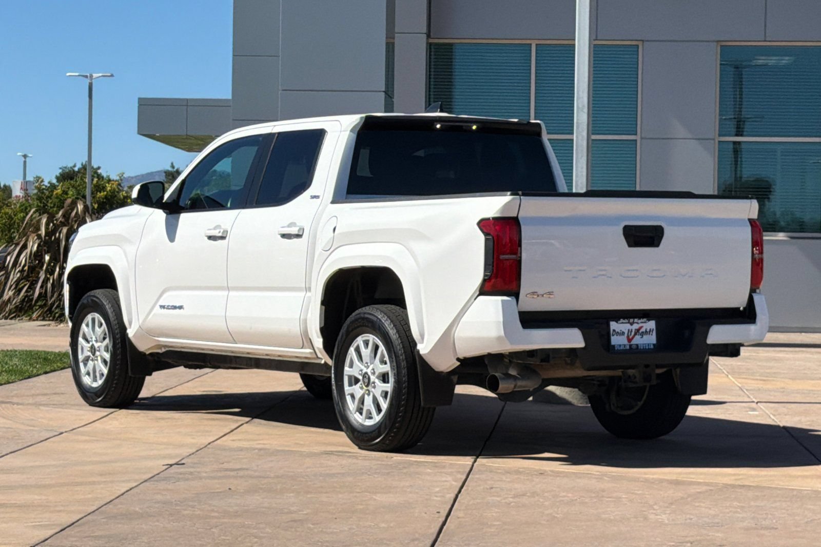 Certified 2024 Toyota Tacoma SR5 AWD/4WD image 7