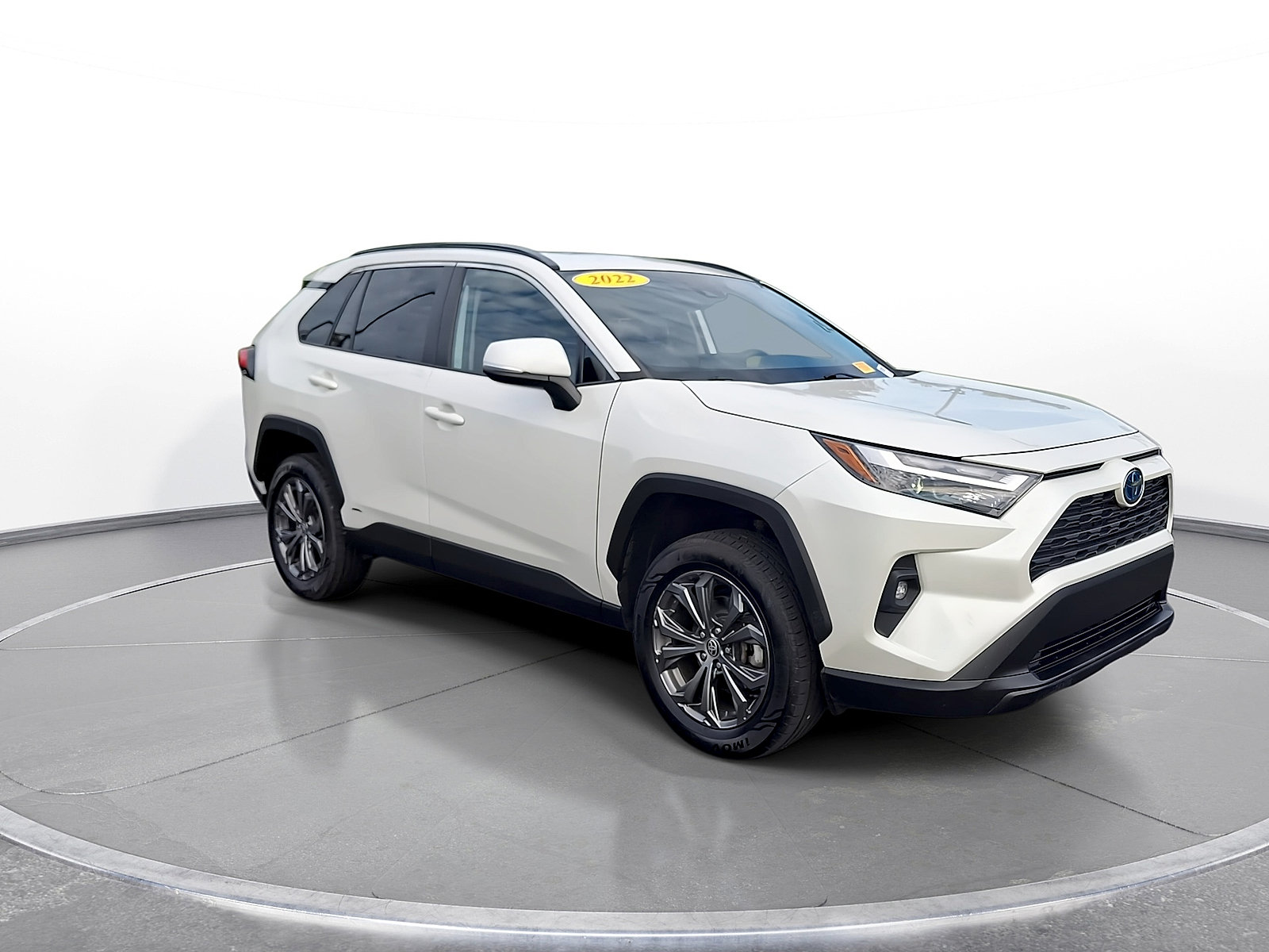 Used 2022 Toyota RAV4 XLE Premium AWD/4WD image 2