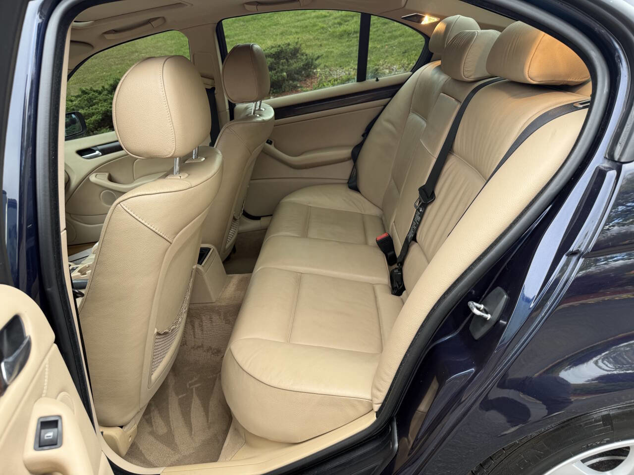 Used 2003 BMW 325i Sedan image 23