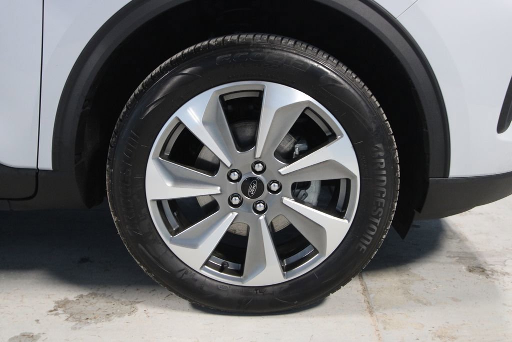 Used 2025 Ford Escape Platinum w/ Premium Technology Package image 31