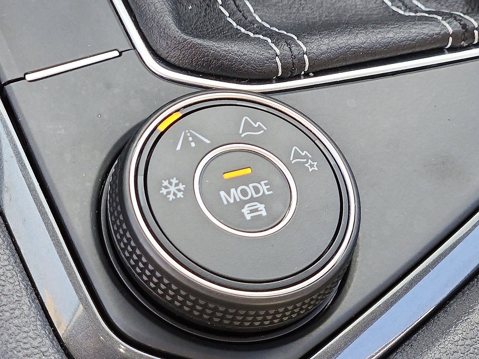 Used 2022 Volkswagen Tiguan SE image 25