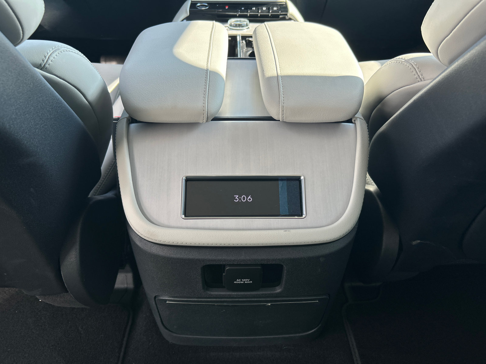 New 2026 Lincoln Navigator L Premier AWD/4WD image 35