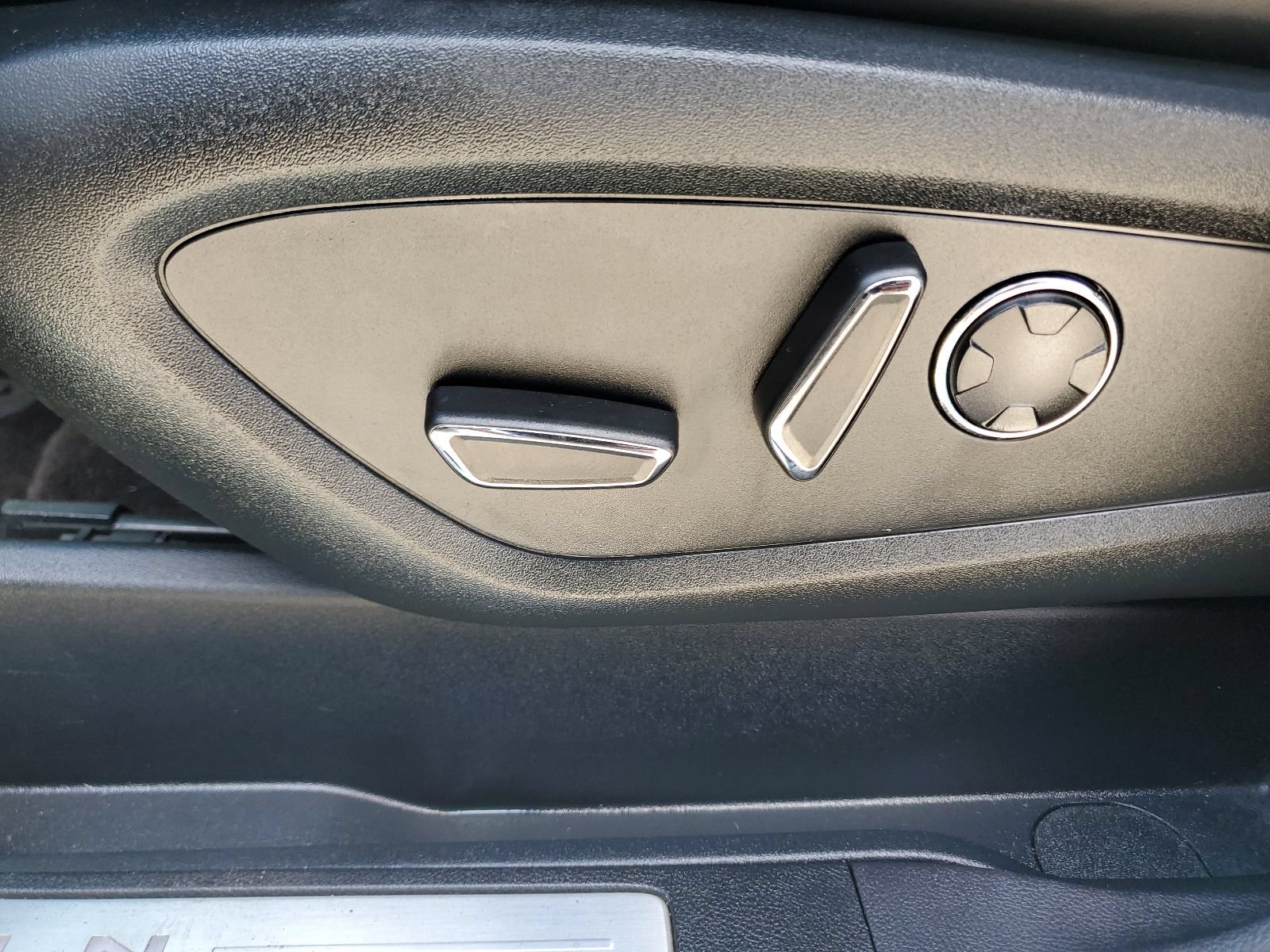 Used 2018 Lincoln MKC Reserve AWD/4WD image 17