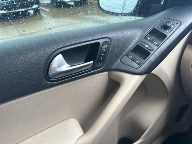 Used 2016 Volkswagen Tiguan S AWD/4WD image 10