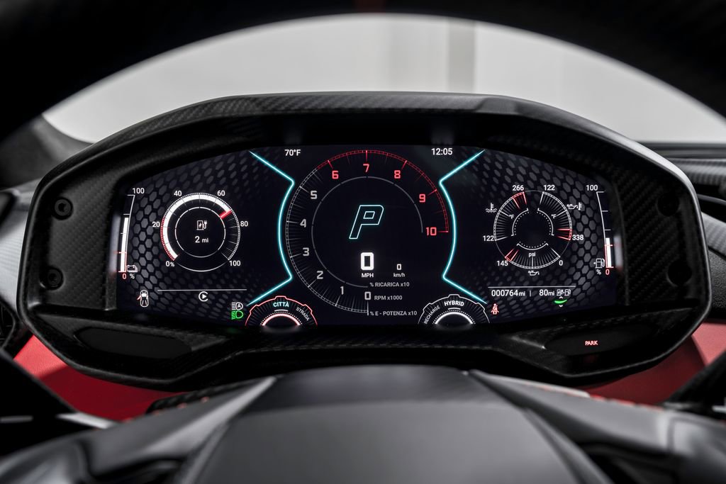 Used 2025 Lamborghini Revuelto image 14