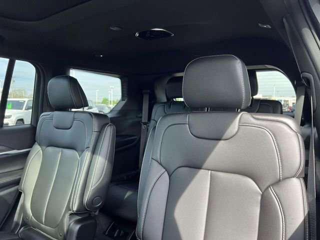 New 2026 Jeep Grand Cherokee L Limited w/ Limited Altitude Package AWD/4WD image 27