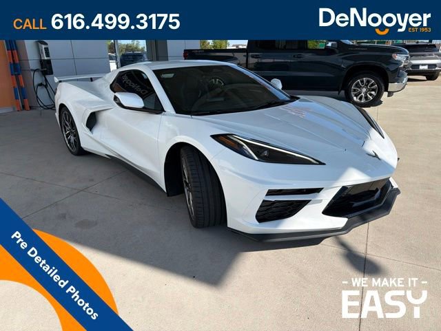 Used 2025 Chevrolet Corvette Stingray Premium Conv w/ Z51 Performance Package RWD image 8