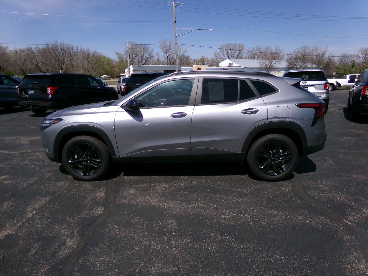 Used 2025 Chevrolet Trax ACTIV w/ Sunroof Package FWD image 7