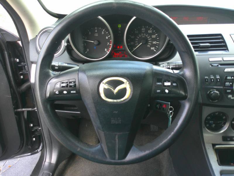 Used 2011 MAZDA MAZDA3 i Touring FWD image 13