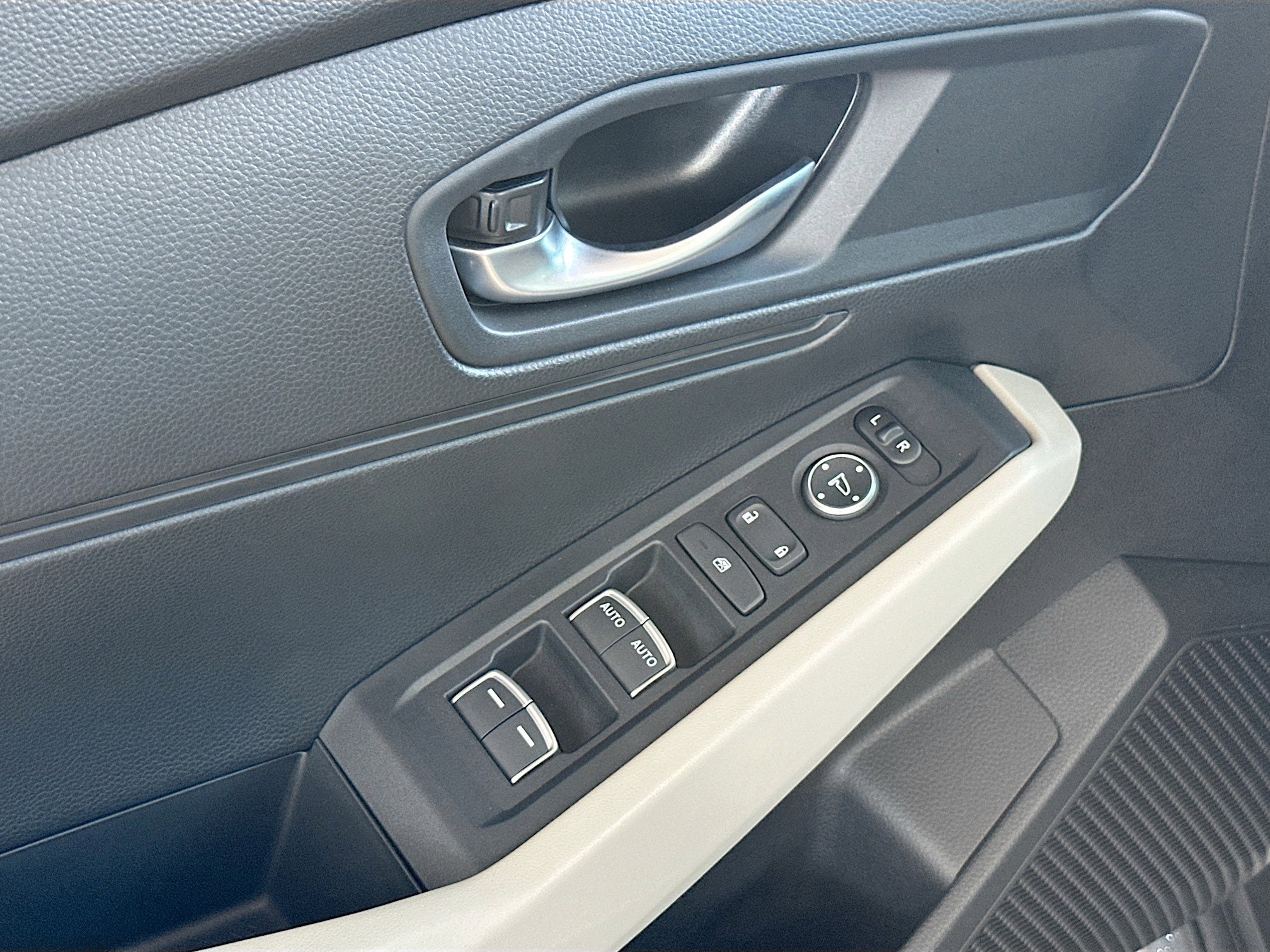 Used 2025 Honda Accord LX image 16