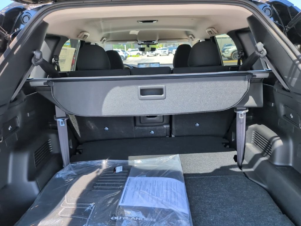 New 2026 Mitsubishi Outlander ES AWD/4WD image 12